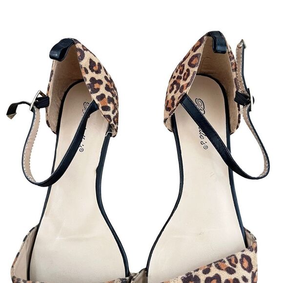 Breckelle's Leopard Print Ankle Strap Pointed Toe D'orsay Flat Shoes - Picture 4 of 12